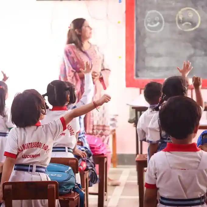 Top School in Aliganj Lucknow: Aliganj Montessori School