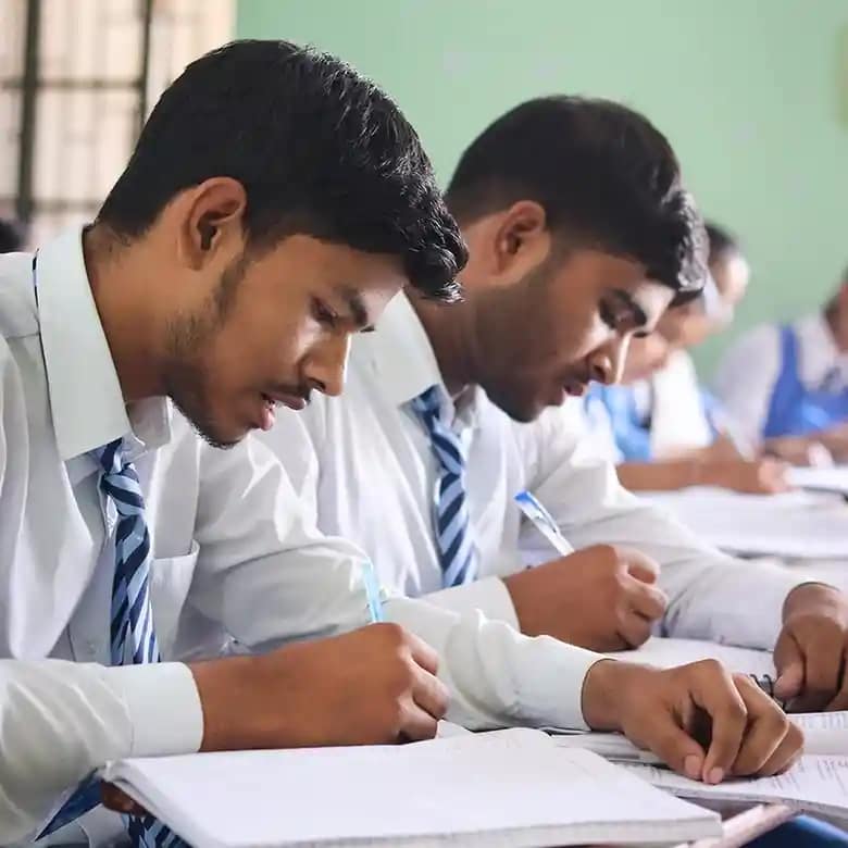 Best School in Aliganj Lucknow: Aliganj Montessori School